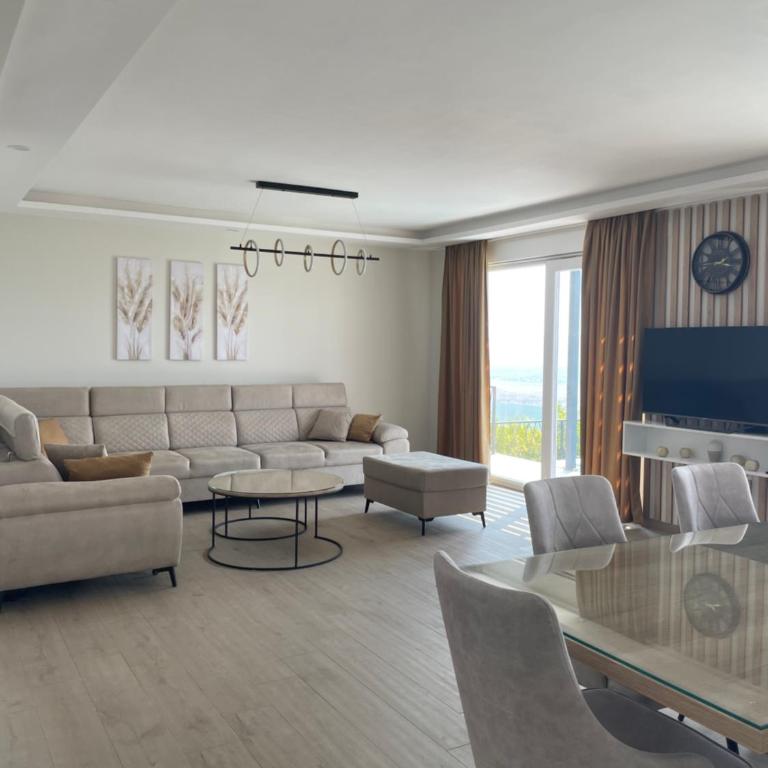 Villa La Vista - Three-Bedroom Villa - 13