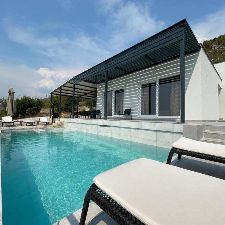 Villa La Vista - Three-Bedroom Villa - 14