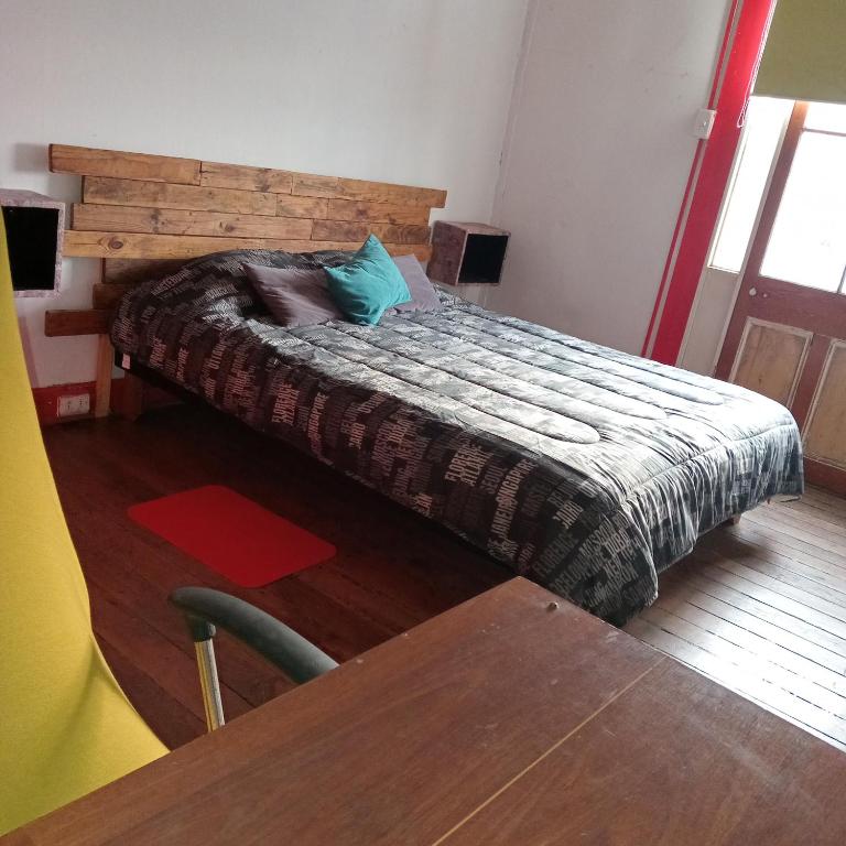 Valparadise Hostel - Habitación con cama grande y balcón - 5