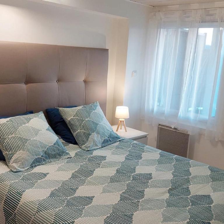Gîte de France LA MARMOTTE avec terrasse privative proche du lac d'Aiguebelette - Appartement 2 Chambres - 4