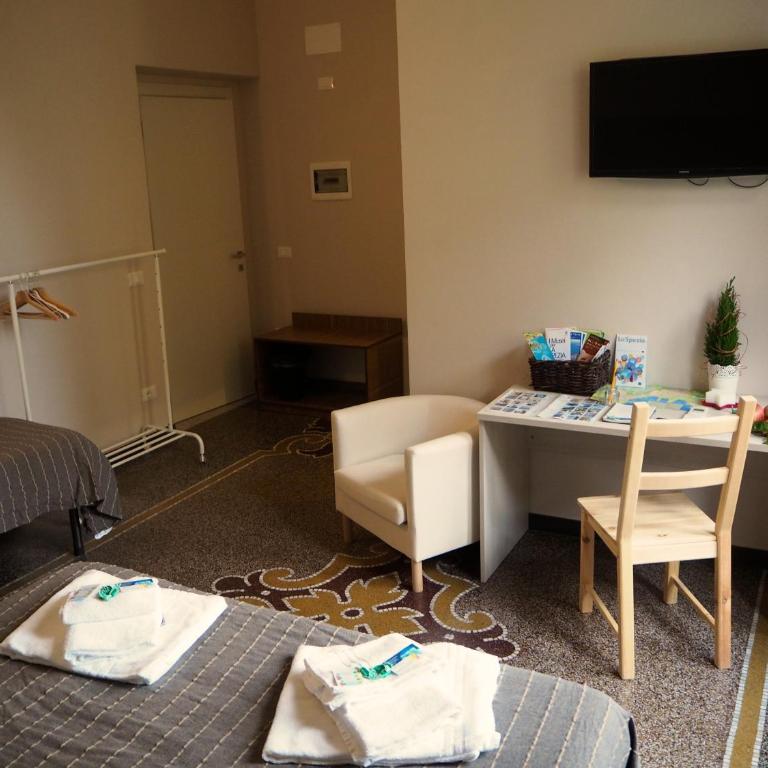 B&B Cernaia 42 - Camera Tripla Comfort - 12