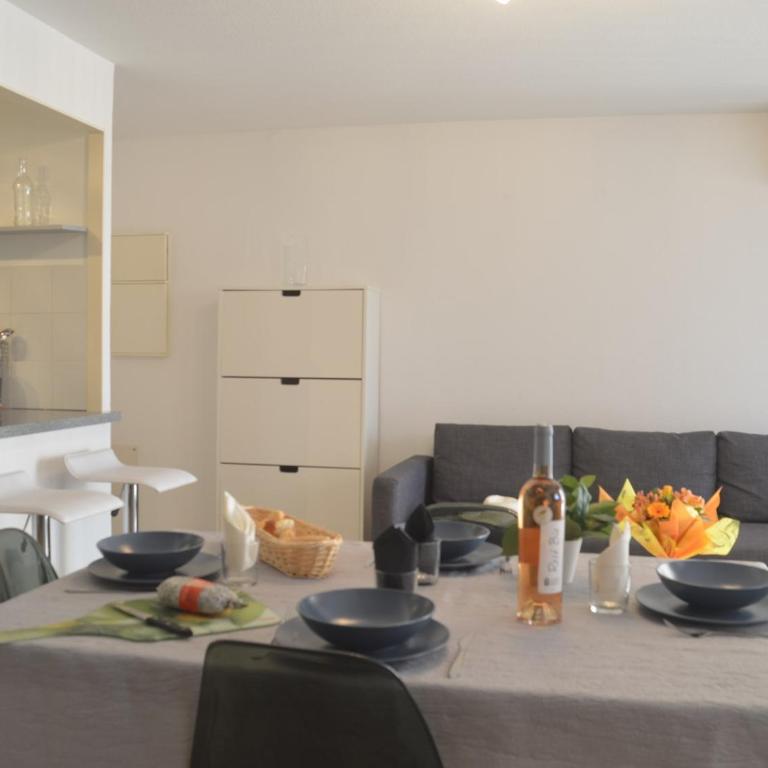 Appartement Climatisé avec Loggia et Parking Proche Port - Fréjus - FR-1-226A-181 - Apartment - 3