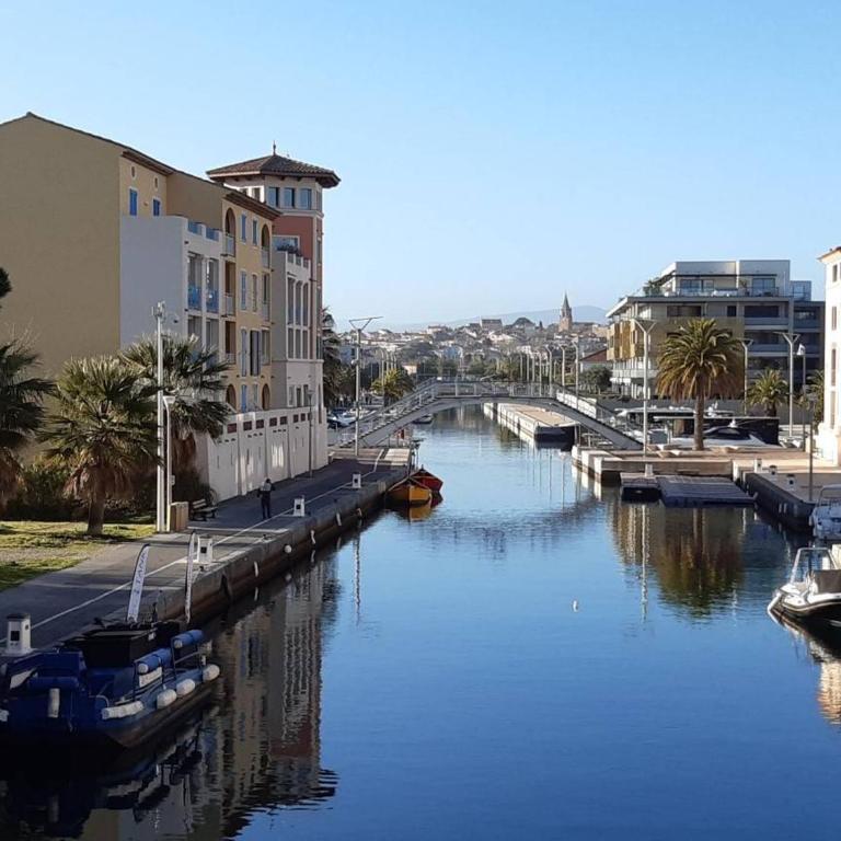 Appartement Climatisé avec Loggia et Parking Proche Port - Fréjus - FR-1-226A-181 - Apartment - 12