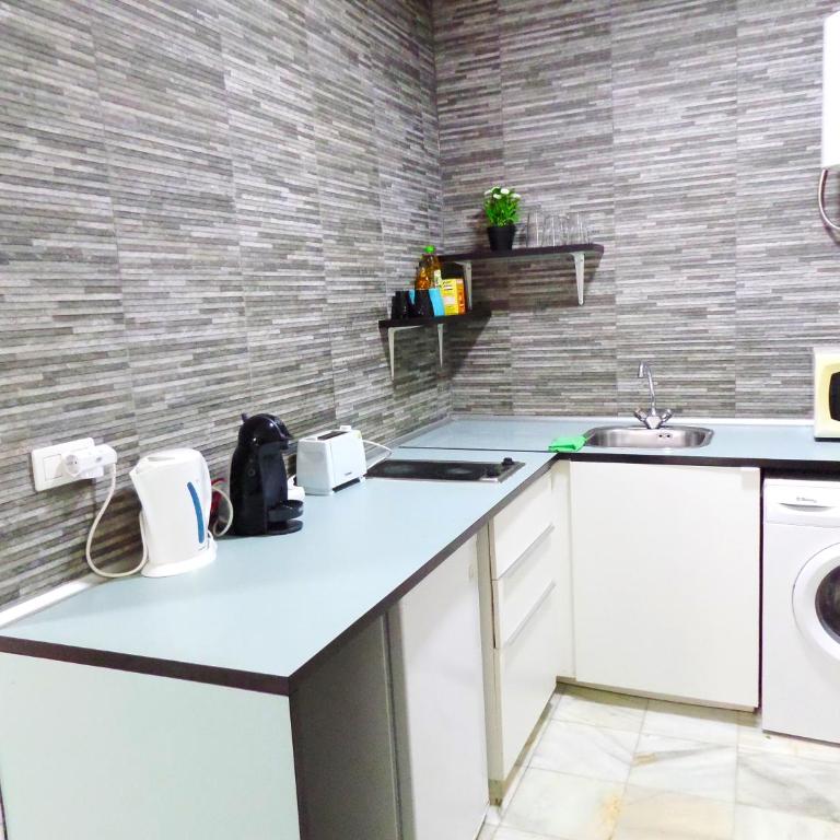 apartamentos Centro PICASSO - One-Bedroom Apartment - 7
