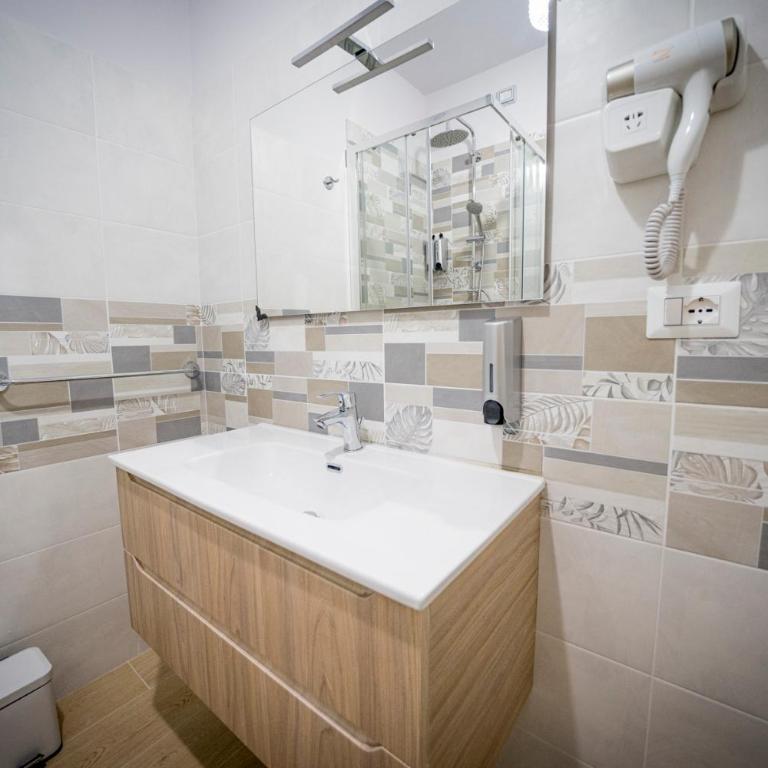 Residenza NETTUNO - Double Room with Private Bathroom - 16