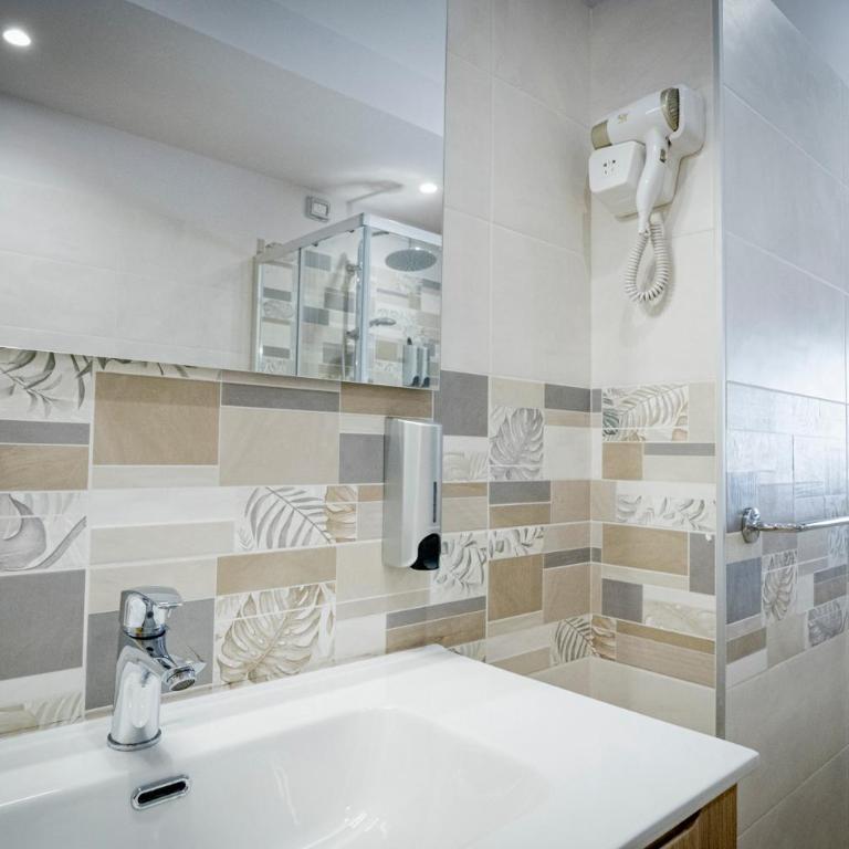 Residenza NETTUNO - Double Room with Private External Bathroom - 17