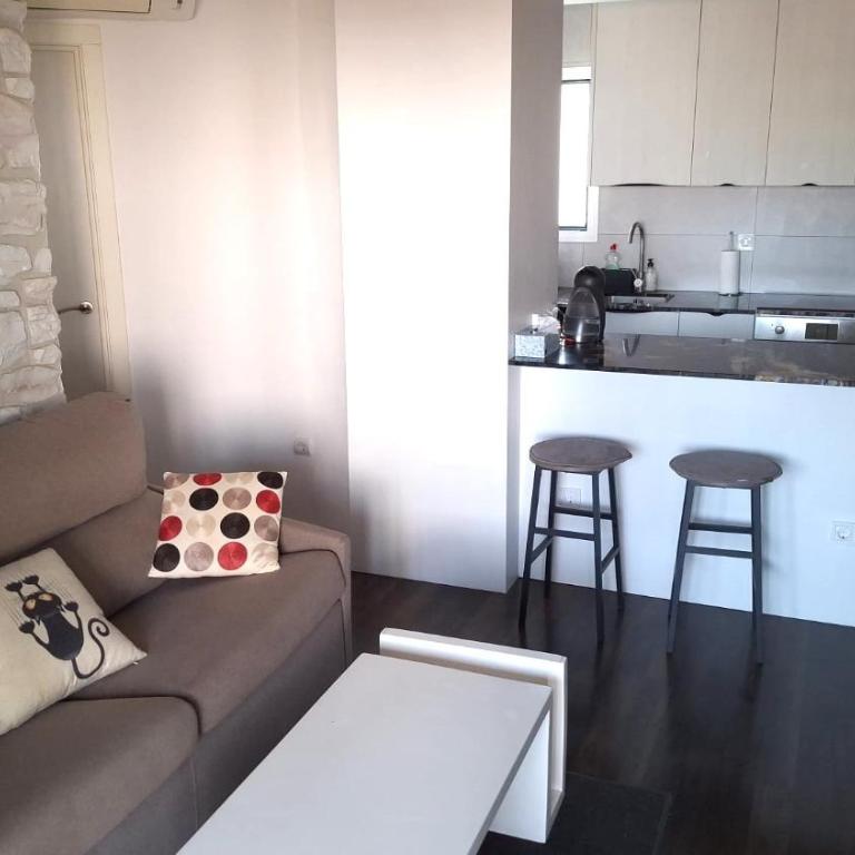 Ático centrico, 50m de la playa, vista al mar y al Peñon, gran terraza, parking, wifi fibra - Apartamento Ático - 16
