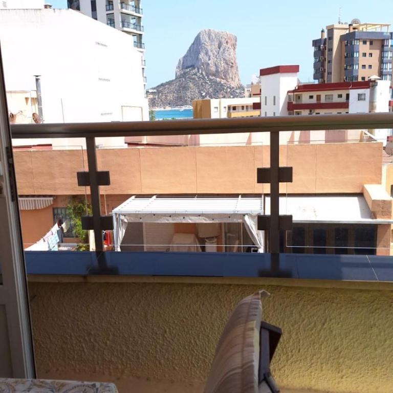 Ático centrico, 50m de la playa, vista al mar y al Peñon, gran terraza, parking, wifi fibra - Apartamento Ático - 7