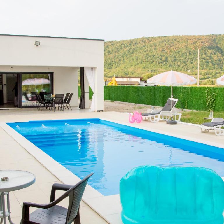 Villa Lea - Two-Bedroom Villa - 1