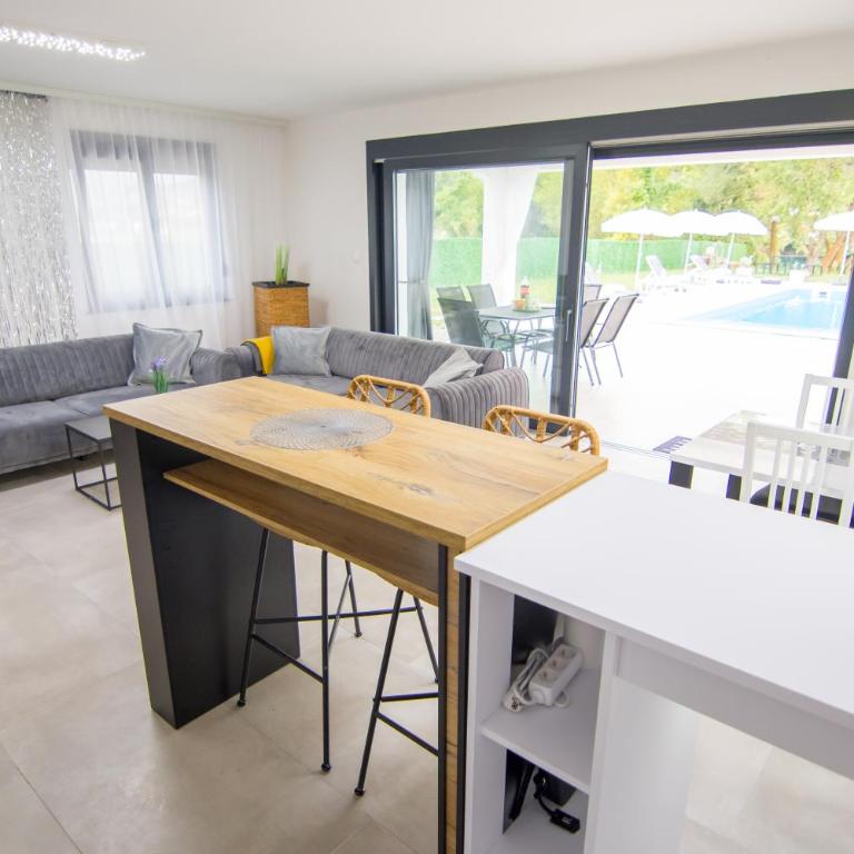 Villa Lea - Two-Bedroom Villa - 22