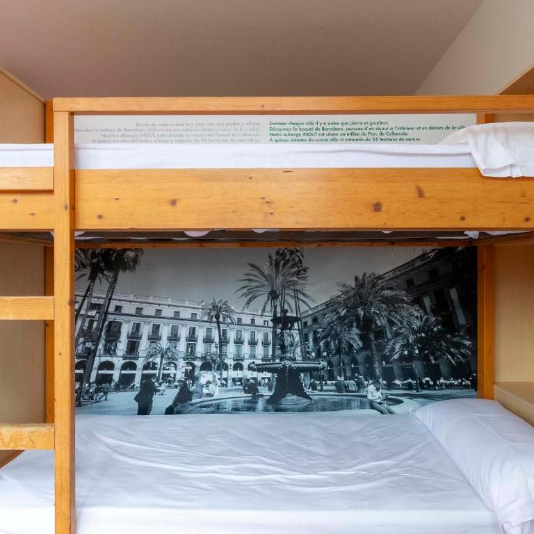 Inout - Bed in 10-Bed Female Dormitory Room with Private Bathroom - 4
