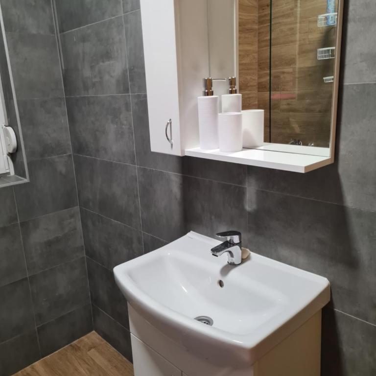 Apartman Neven - One-Bedroom Apartment - 3