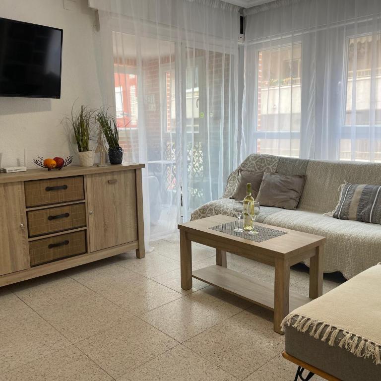 Flamenco Chill Apartment - Two-Bedroom Apartment - 11