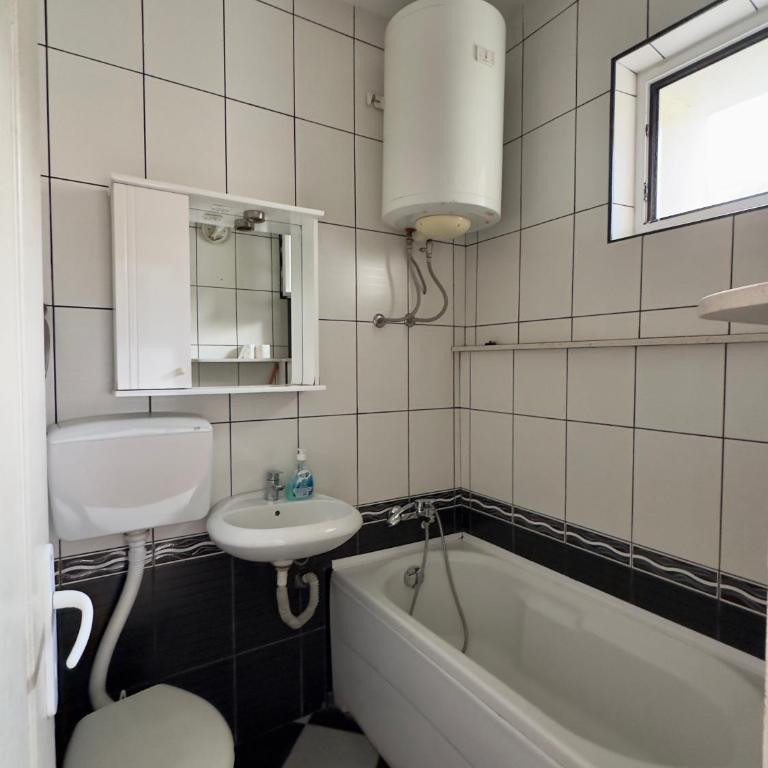 LaRos Apt - Two-Bedroom Apartment with Sea View - 20