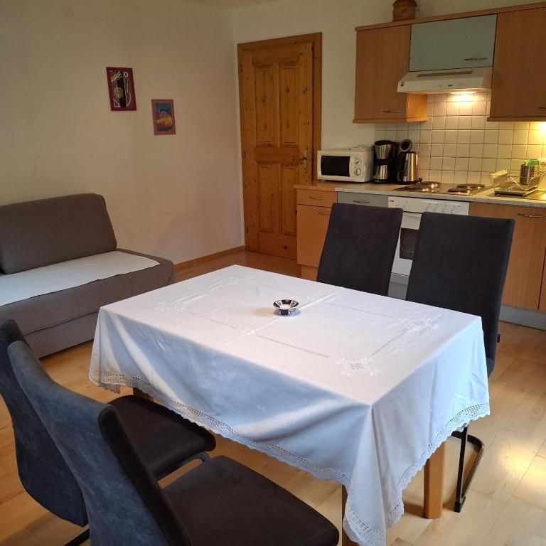 Ferienwohnung Löffelberger - Apartment mit 1 Schlafzimmer, Balkon und Bergblick - 8