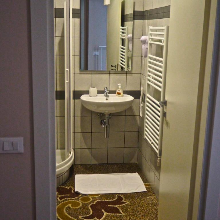 B&B Cernaia 42 - Camera Tripla Comfort - 11
