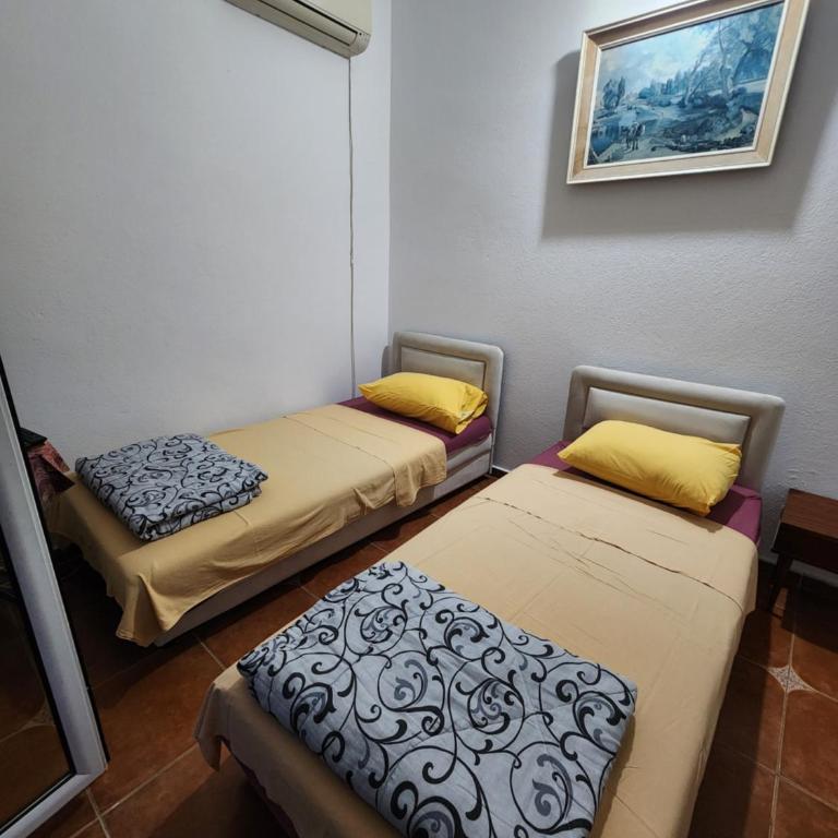 Bozovic Apartments I - Četvorokrevetna Soba sa Balkonom - 17