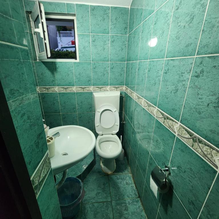 Bozovic Apartments I - Dvokrevetna Soba s Bračnim Krevetom s Pogledom na Vrt - 9