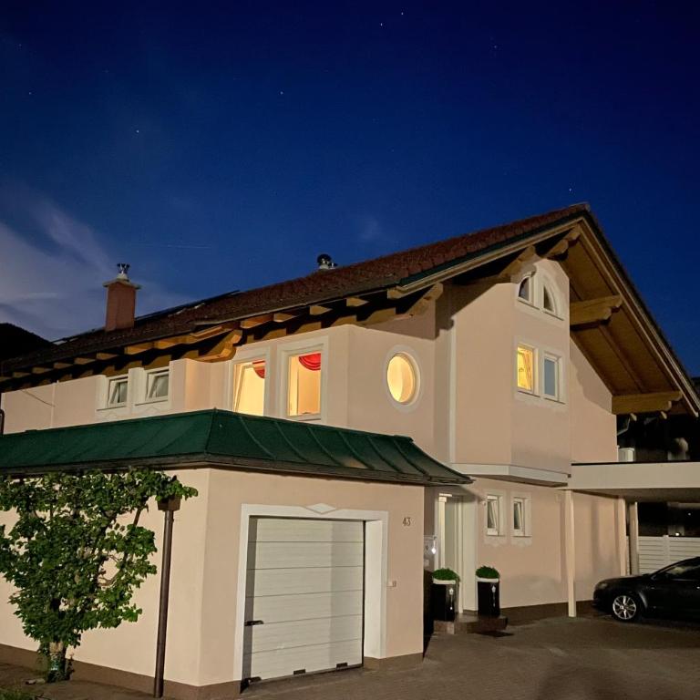 Haus Krismer - Apartment mit 2 Schlafzimmern und Badezimmer - 3