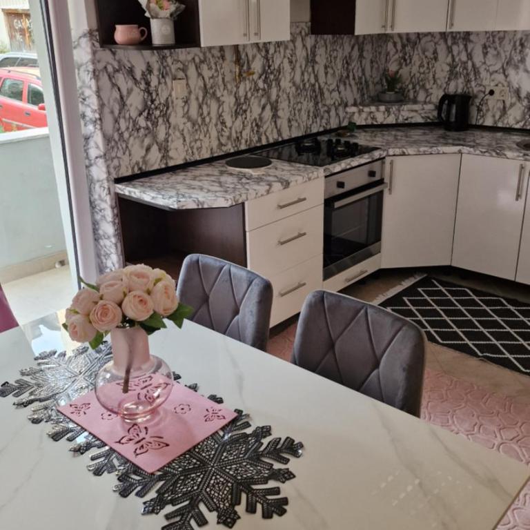 In medias res aparHEARTmant - One-Bedroom Apartment - 12