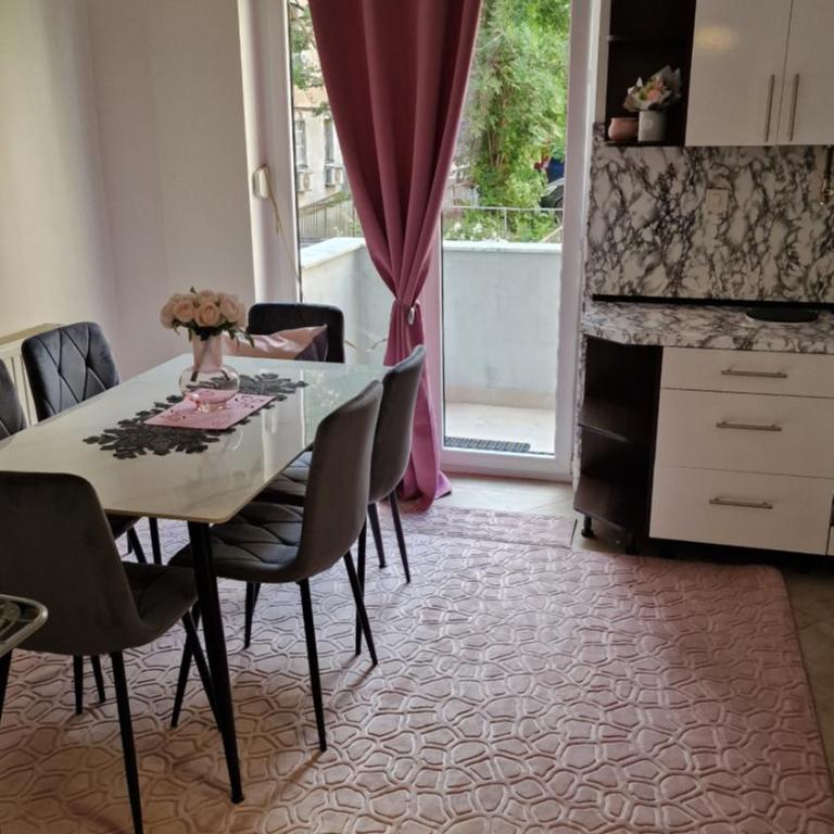 In medias res aparHEARTmant - One-Bedroom Apartment - 14