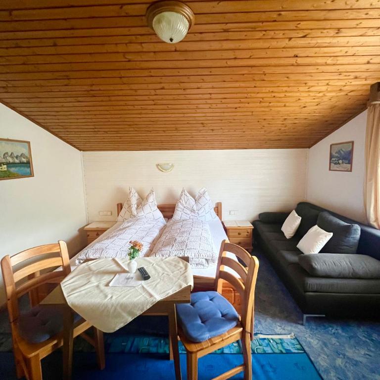 Pension Haus Georg - Dreibettzimmer mit Aussicht - 1