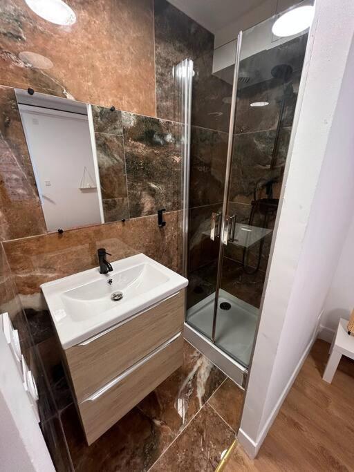La terrasse abritée et son spa - Apartment mit 1 Schlafzimmer - 18