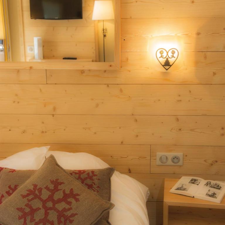 Club Vacances Bleues Les Alpes d'Azur - Chambre Confort pour 1 Personne avec Lit King-Size - 1