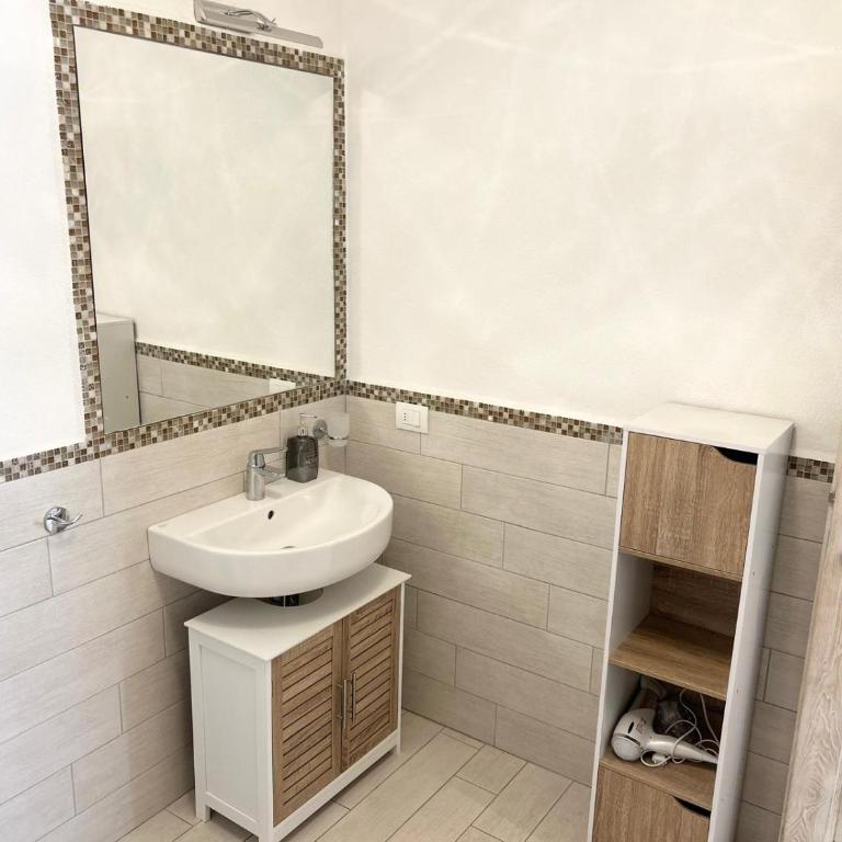 splendido appartamento con piscina a due passi dalla spiaggia - Casa con 2 Camere da Letto - 15