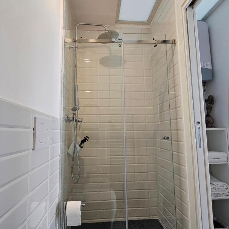 Grey House Apartments - One-Bedroom Apartment - 8