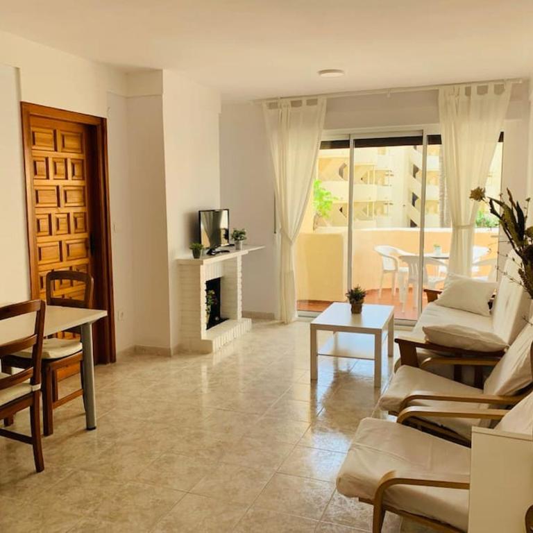 Apartamento con piscina a 200m de la playa en Denia - Apartamento de 2 dormitorios - 1