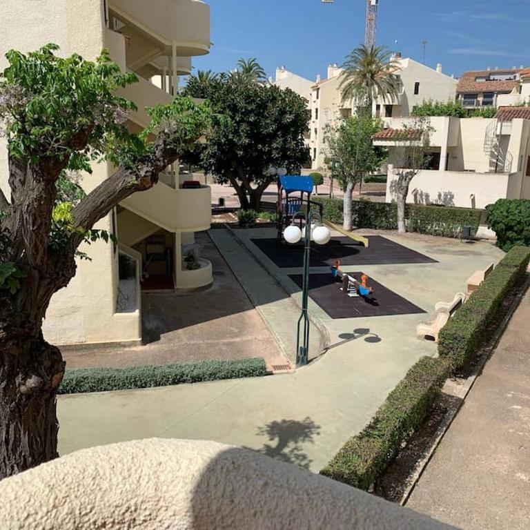Apartamento con piscina a 200m de la playa en Denia - Apartamento de 2 dormitorios - 10