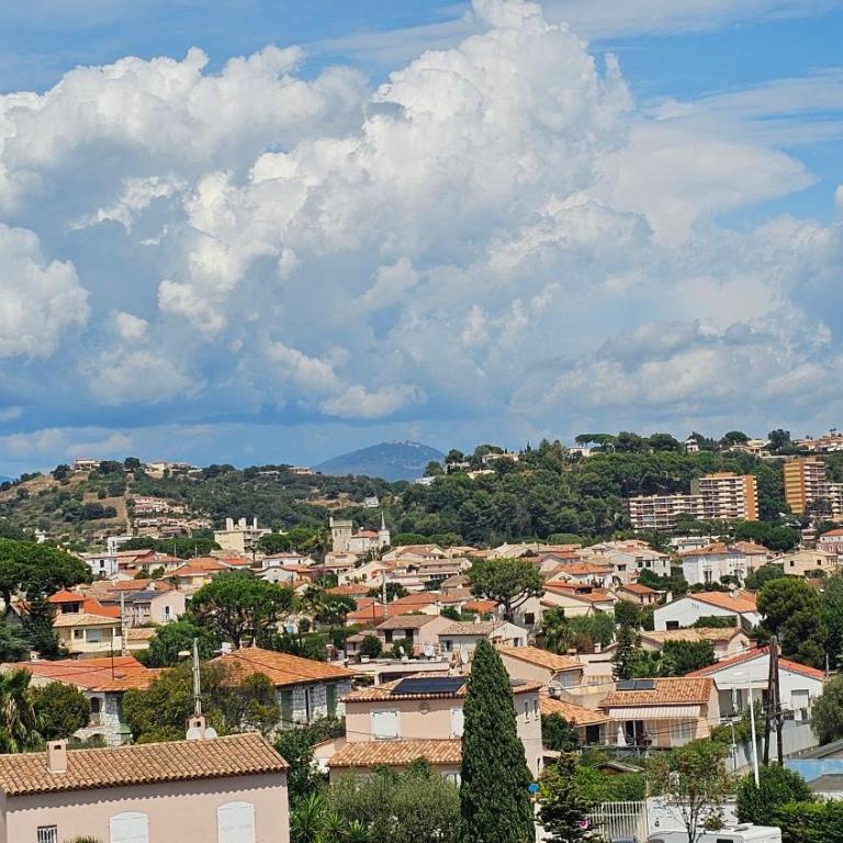 Studio spacieux lumineux proche plage avec parking privé - Appartement 1 Chambre - 12