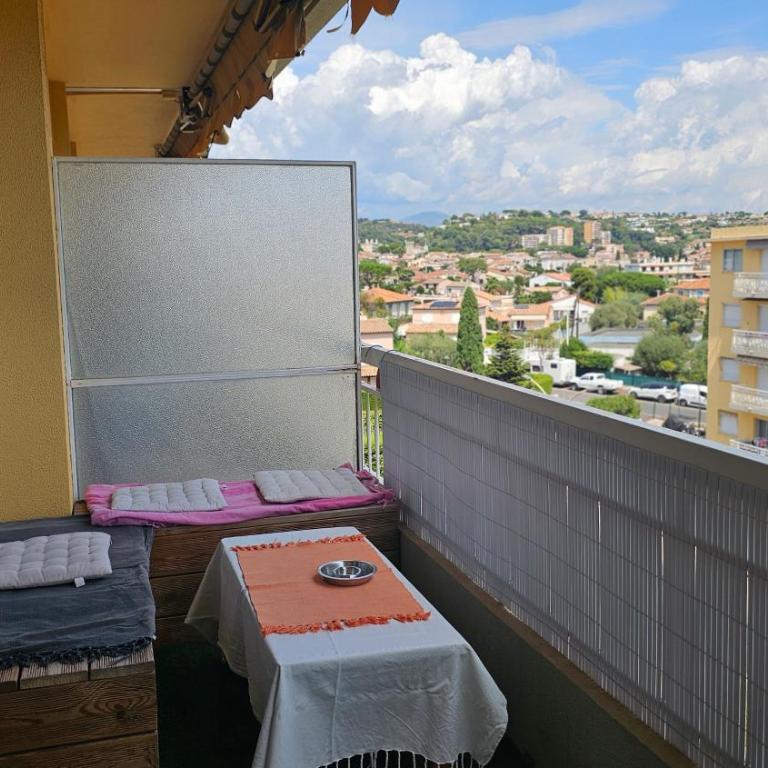 Studio spacieux lumineux proche plage avec parking privé - Appartement 1 Chambre - 10