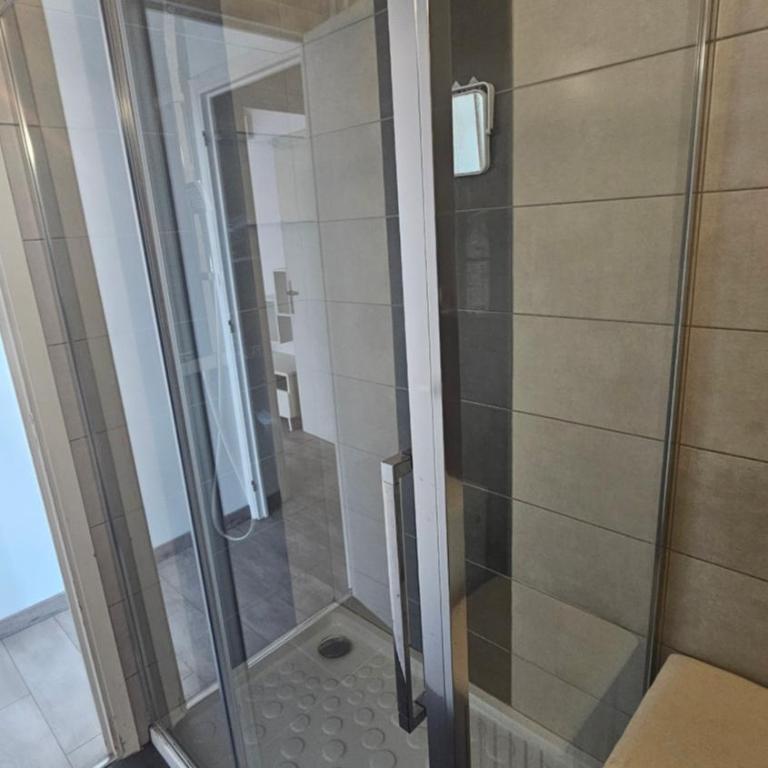 Studio spacieux lumineux proche plage avec parking privé - Appartement 1 Chambre - 7