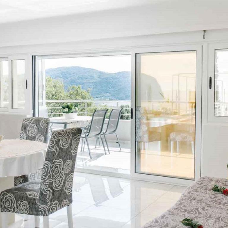 Mahakala Center - One-Bedroom Apartment with Sea View and Terrace - 10