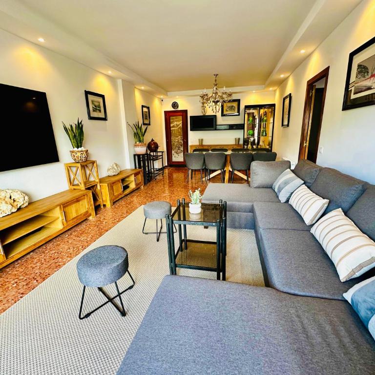 Newly renovated apartment, 6 mins to the beach - Apartamento - 1