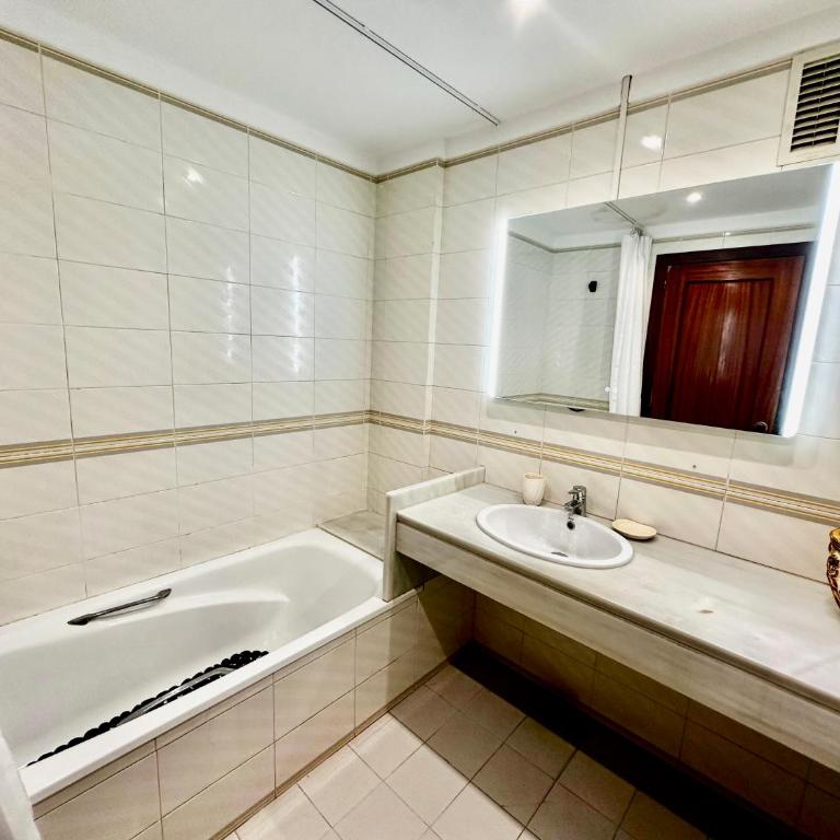 Newly renovated apartment, 6 mins to the beach - Apartamento - 23