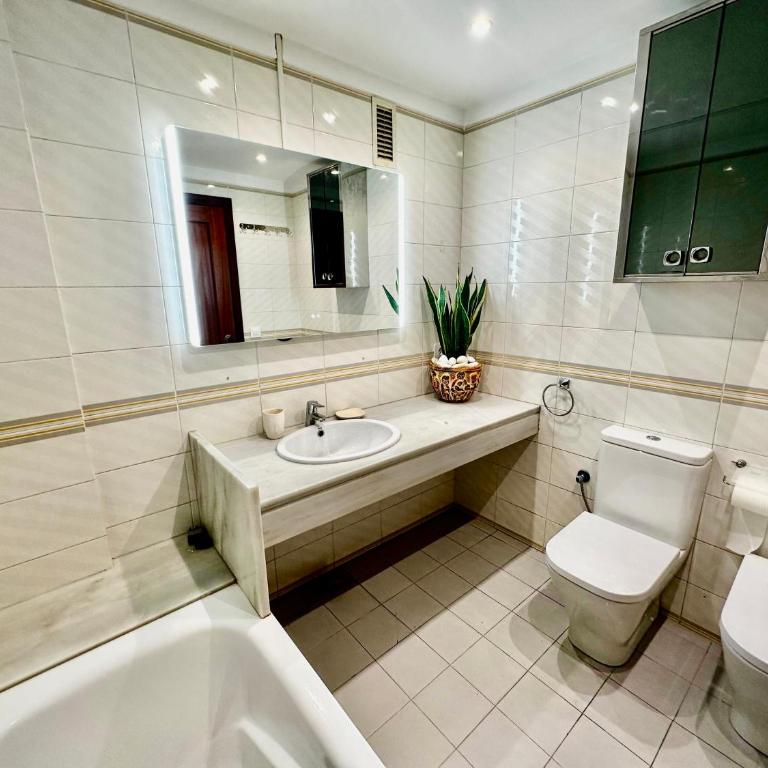 Newly renovated apartment, 6 mins to the beach - Apartamento - 22