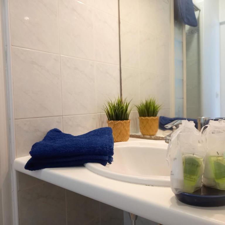 Adorable studio à 200m de la mer , frais , bien équipé et proche des commodités - Apartamento de 1 dormitorio - 21