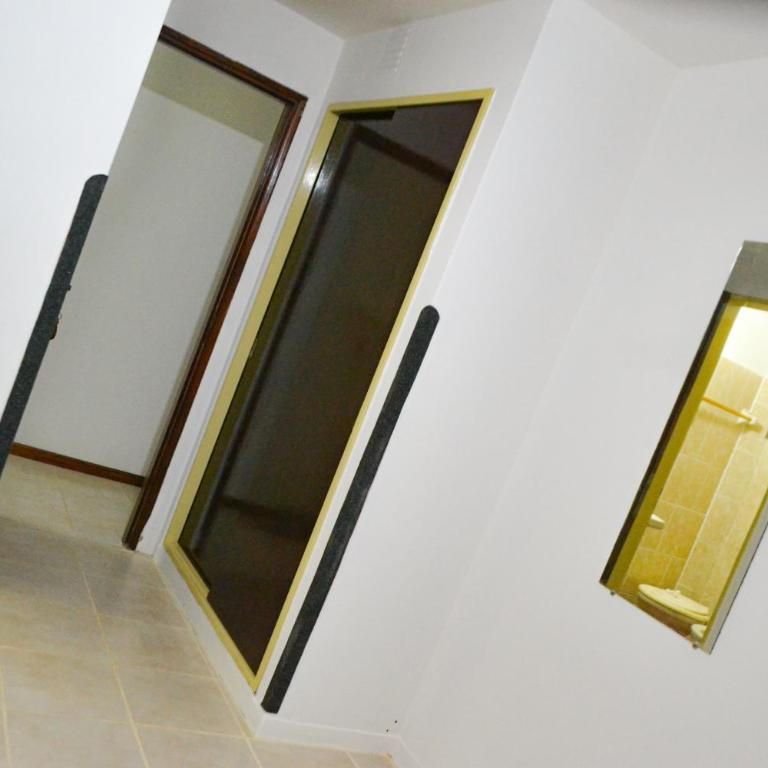 Hostal Buen Confort - Habitación Individual con baño privado - 7