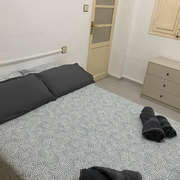 Turia Gardens Rooms - Authentic Valencia Downtown Parklife - VLC Urban Rental - Double Room - 4