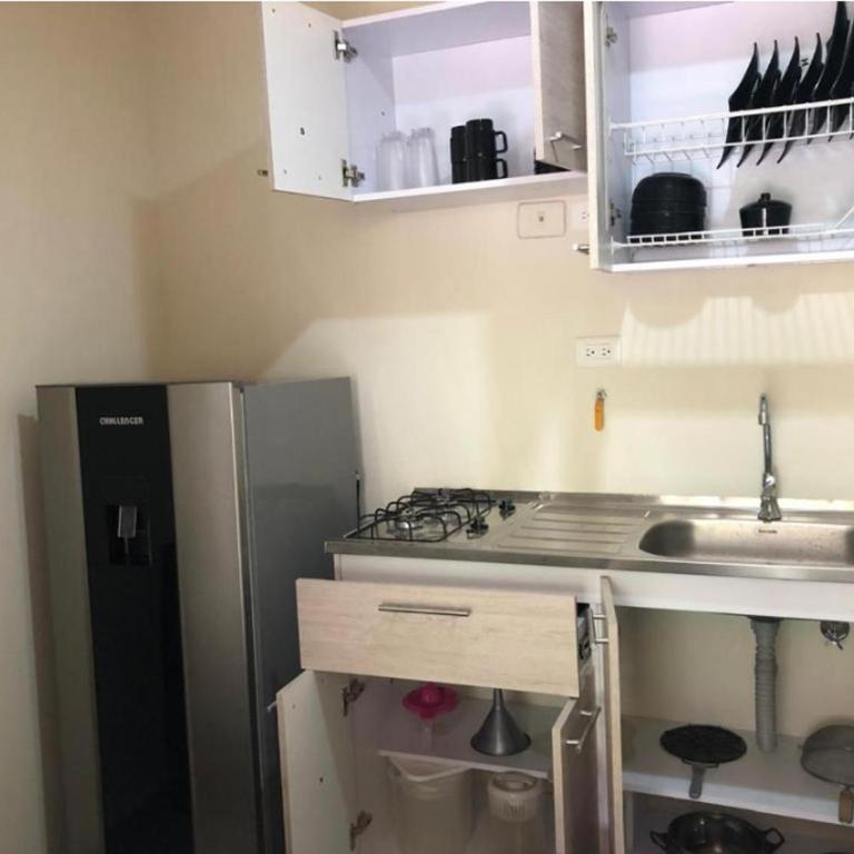 Apartaestudios contiguos cerca al Centro Comercial Fabricato - Two-Bedroom Apartment - 4