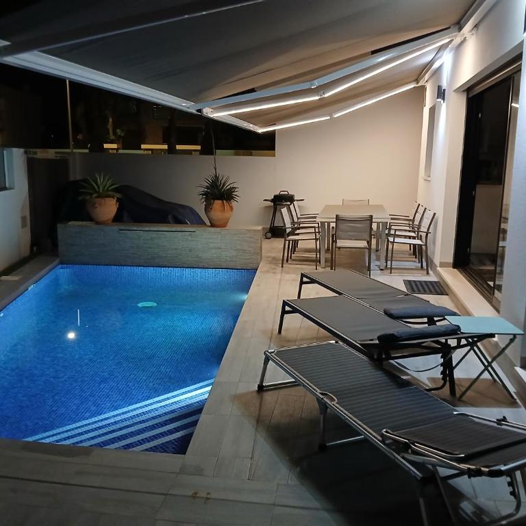 La Herrada 03187 Los Montesinos - Three-Bedroom Villa - 7