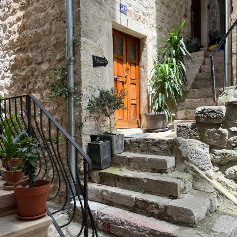 HealthyStudio512 Apartments - Dvokrevetna Soba sa Bračnim Krevetom i Popločanim Dvorištem - 4