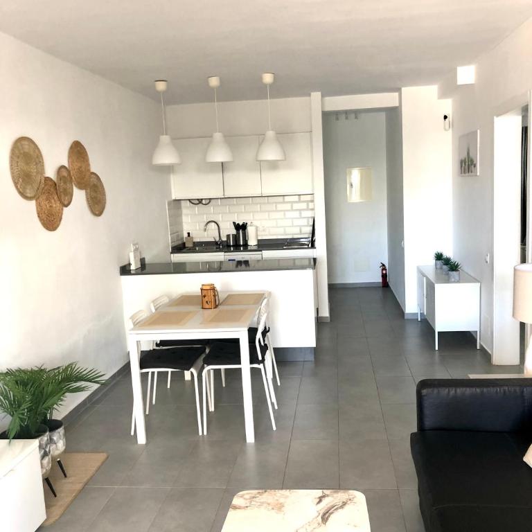Ground floor apartment with pool, next to the beach - Two-Bedroom Apartment - 4