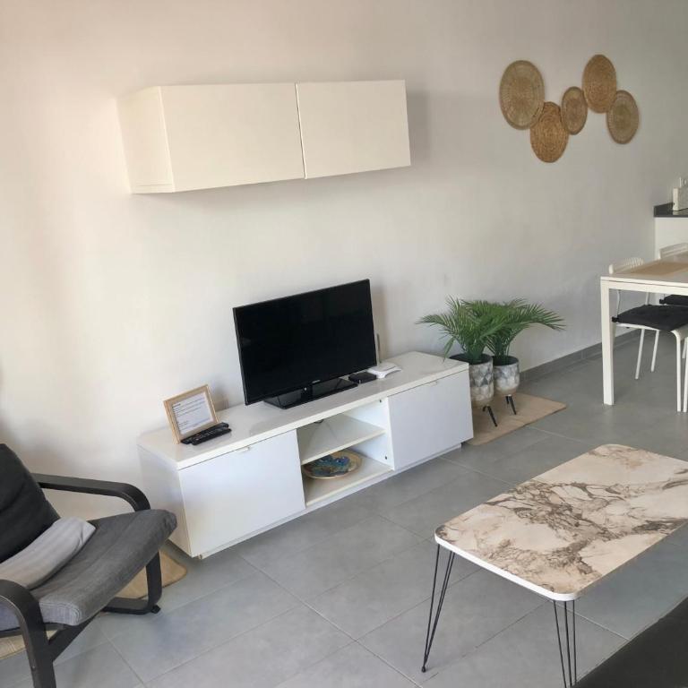 Ground floor apartment with pool, next to the beach - Two-Bedroom Apartment - 10