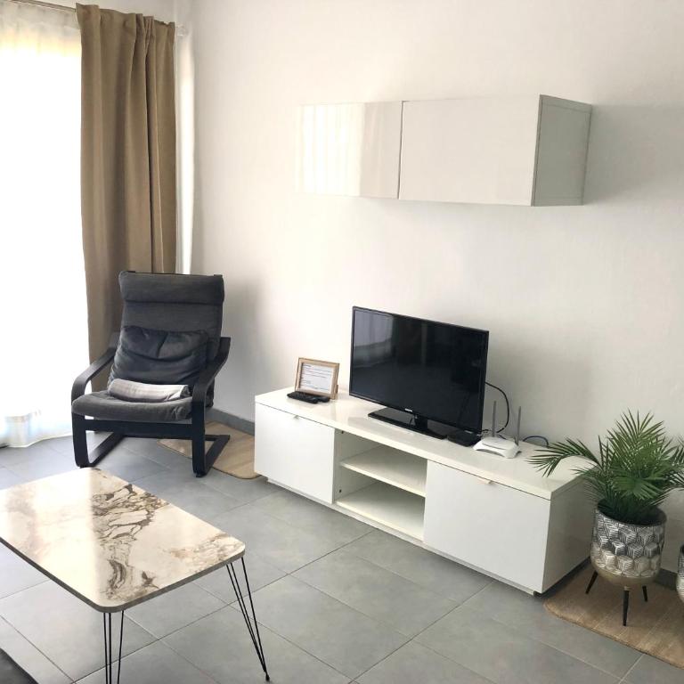 Ground floor apartment with pool, next to the beach - Two-Bedroom Apartment - 26