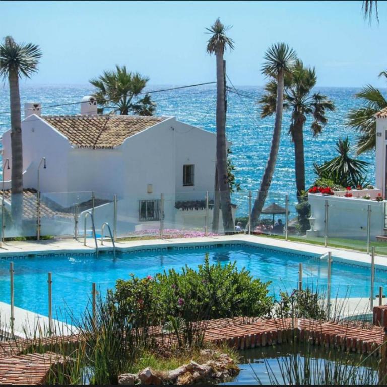 YOUR GEM BY THE SEA - 2 Bedroom house - Casa de 2 dormitorios - 3
