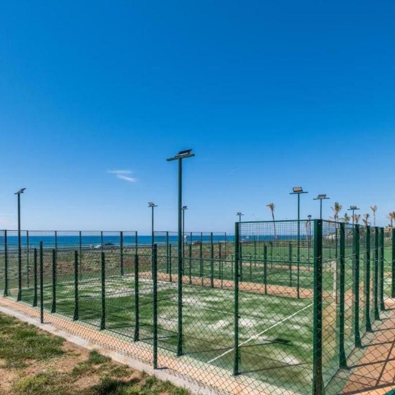 1º Línea de playa con piscina panorámica & parking - Apartamento de 2 dormitorios - 2